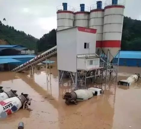 大雨過(guò)后，就知道混凝土攪拌站選址有多么重要了